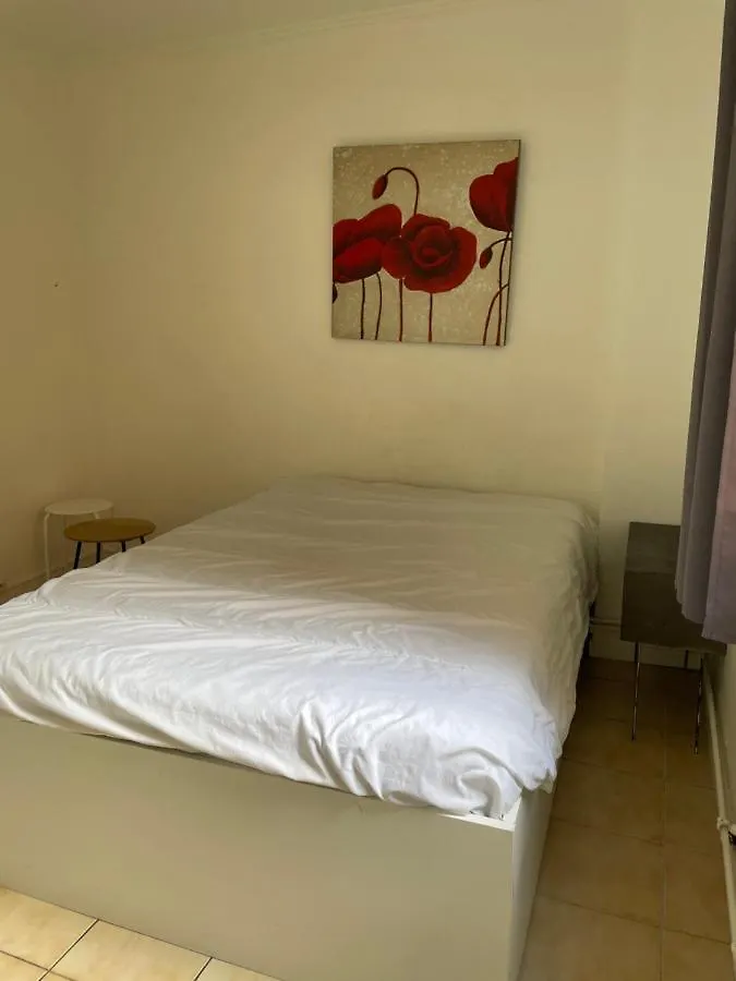 Appartement Chambre Cour à Fontaine